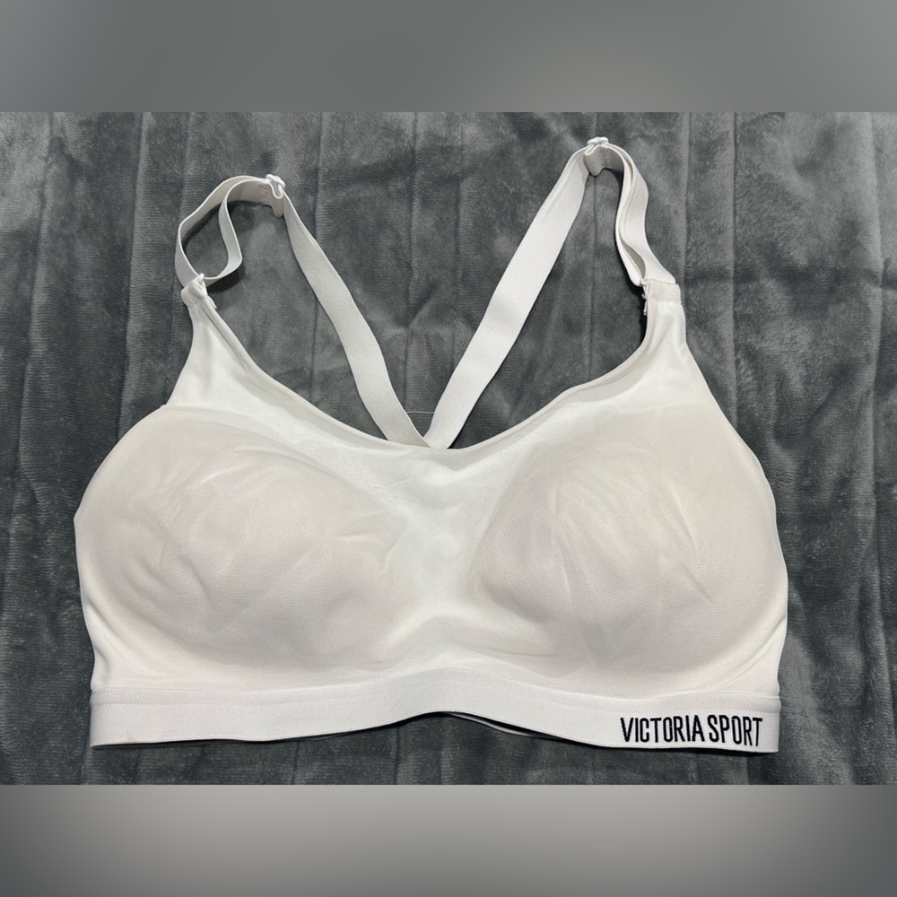 Victoria Sport sports bra